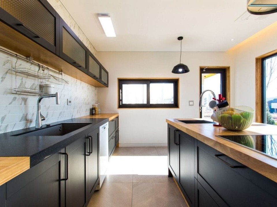 design of modular kitchen- Gallery Kitchen