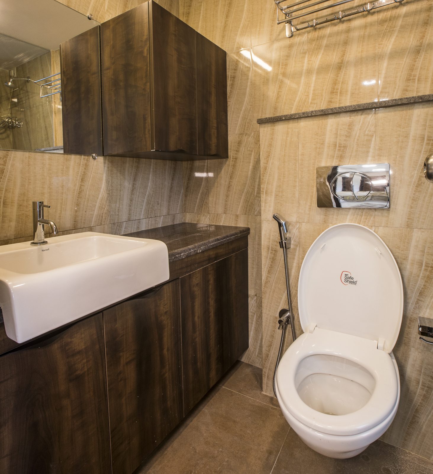 bathroom decor ideas by Rennovate
